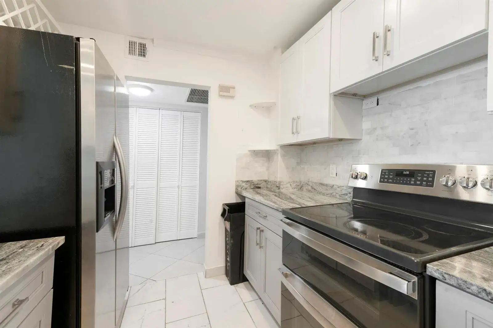 2 bedroom 2 bath Residential for sale at 3800 N Hills Drive # 402, Hollywood FL 33021
