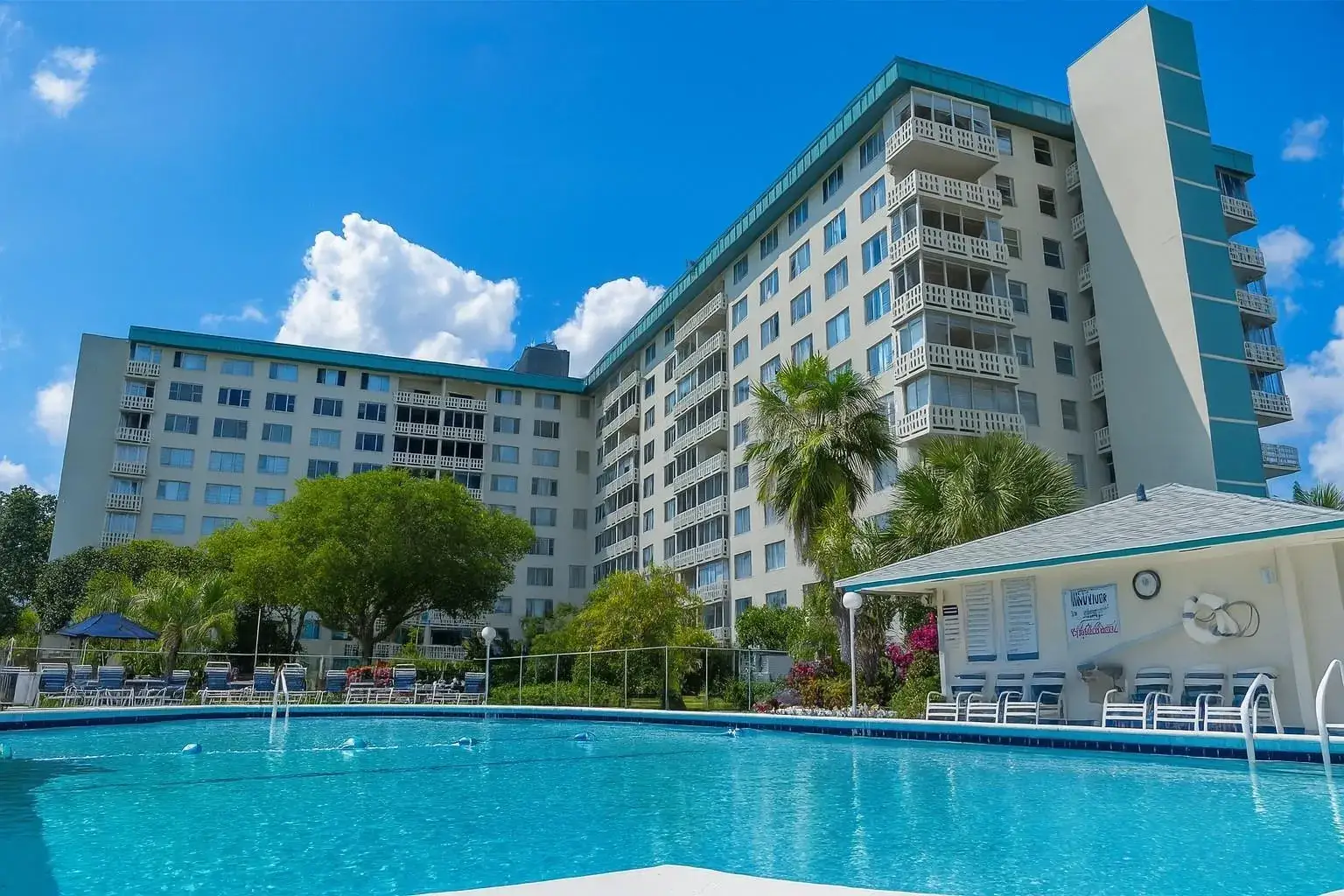 2 bedroom 2 bath Residential for sale at 4330 Hillcrest Drive # 420, Hollywood FL 33021