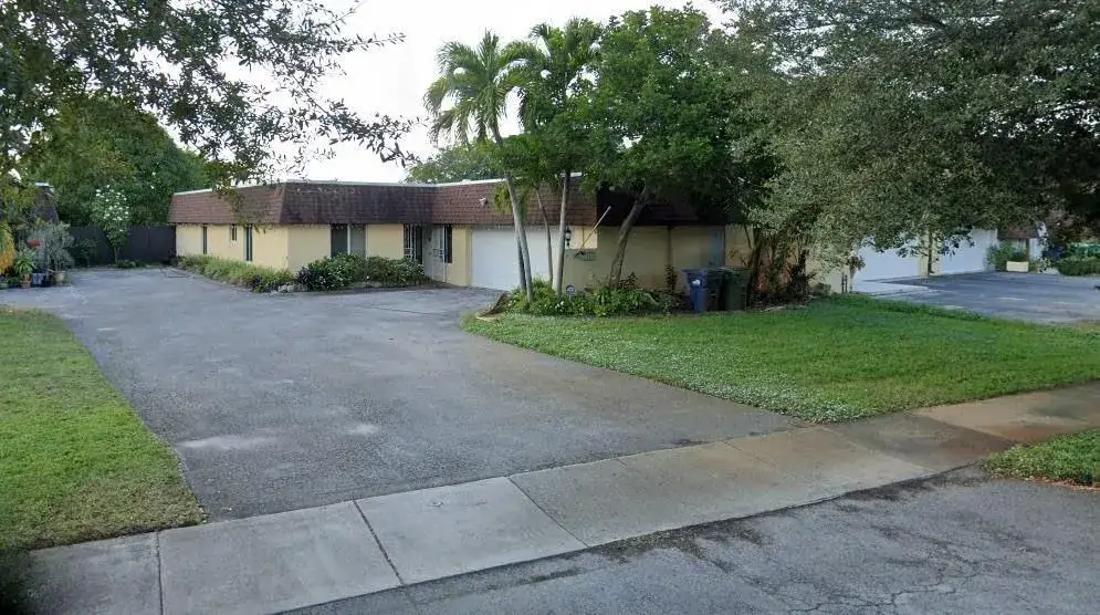 3 bedroom 3 bath Residential Lease for rent at 19112 W Lake Drive, Hialeah FL 33015