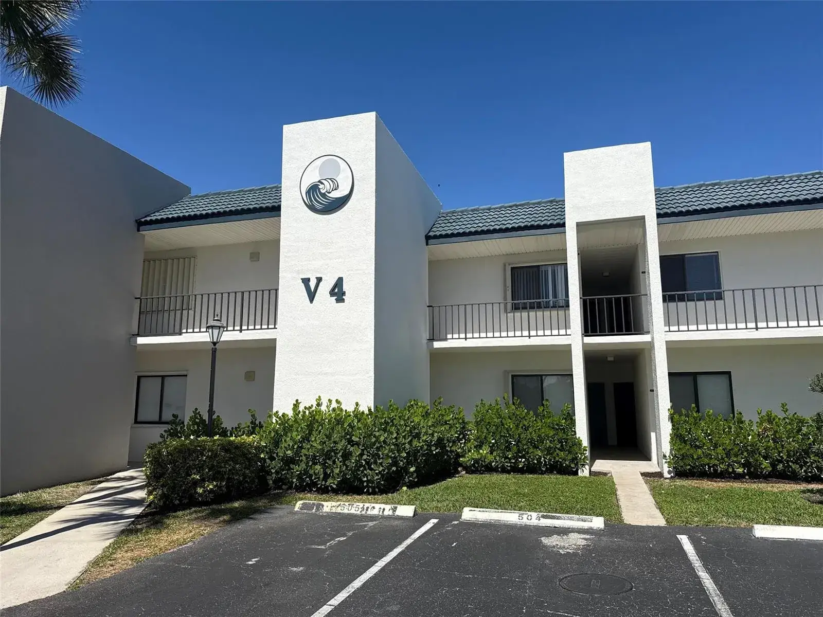 1 bedroom 1 bath Residential Lease for rent at 1605 US Highway 1 V-4 # 104, Jupiter FL 33477