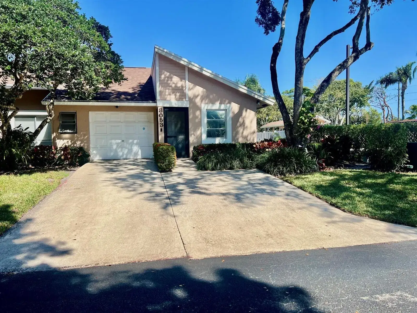 2 bedroom 2 bath Residential for sale at 8053 Springtree Road # 8053, Boca Raton FL 33496