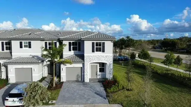 4 bedroom 3 bath Residential for sale at 4611 NW 118th Avenue, Coral Springs FL 33076