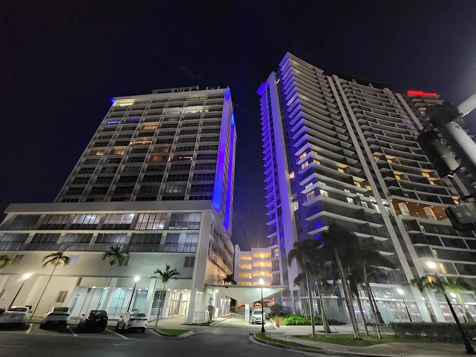 1 bedroom 2 bath Residential for sale at 1720 Harrison Street # 16b, Hollywood FL 33020
