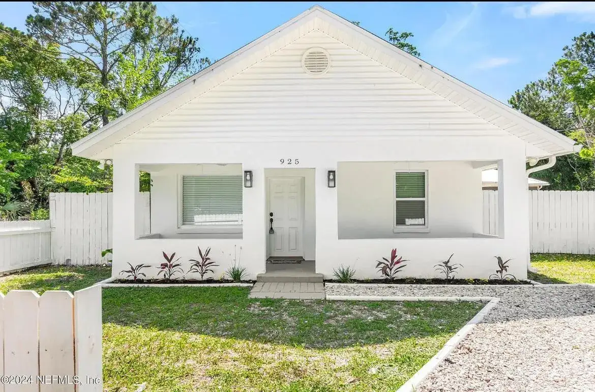 2 bedroom 2 bath Residential for sale at 925 S St. John Street, FL 32084