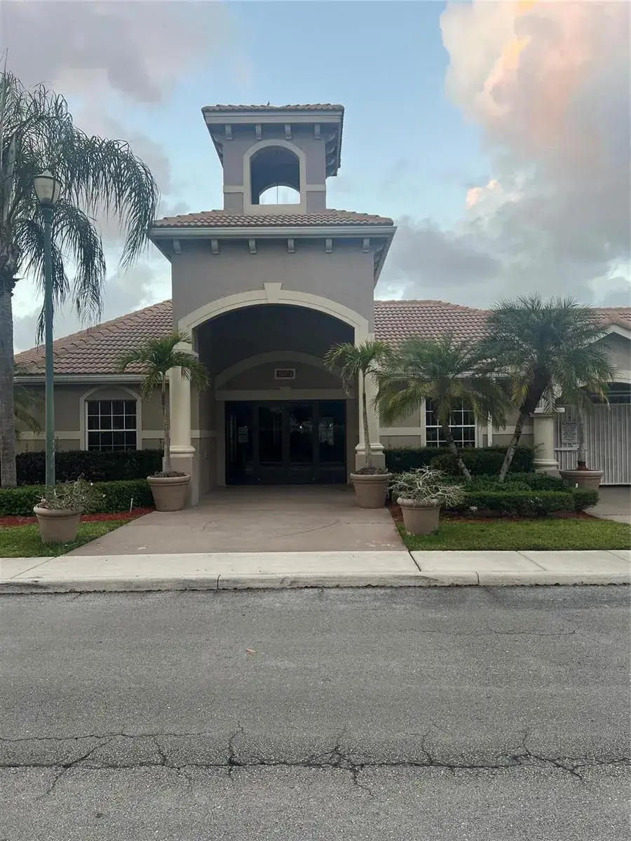 2 bedroom 2 bath Residential for sale at 5031 Wiles Road # 202, Coconut Creek FL 33073