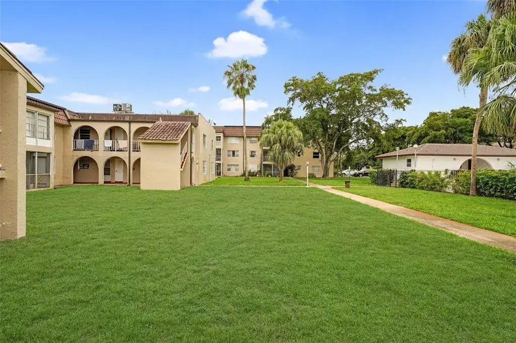 2 bedroom 2 bath Residential for sale at 2710 Riverside Drive # a, Coral Springs FL 33065