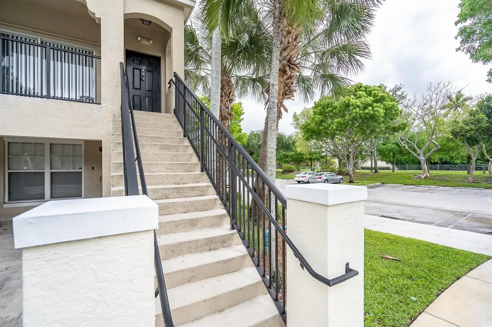 1 bedroom 1 bath Residential for sale at 5800 W Sample Road # 308, Coral Springs FL 33067
