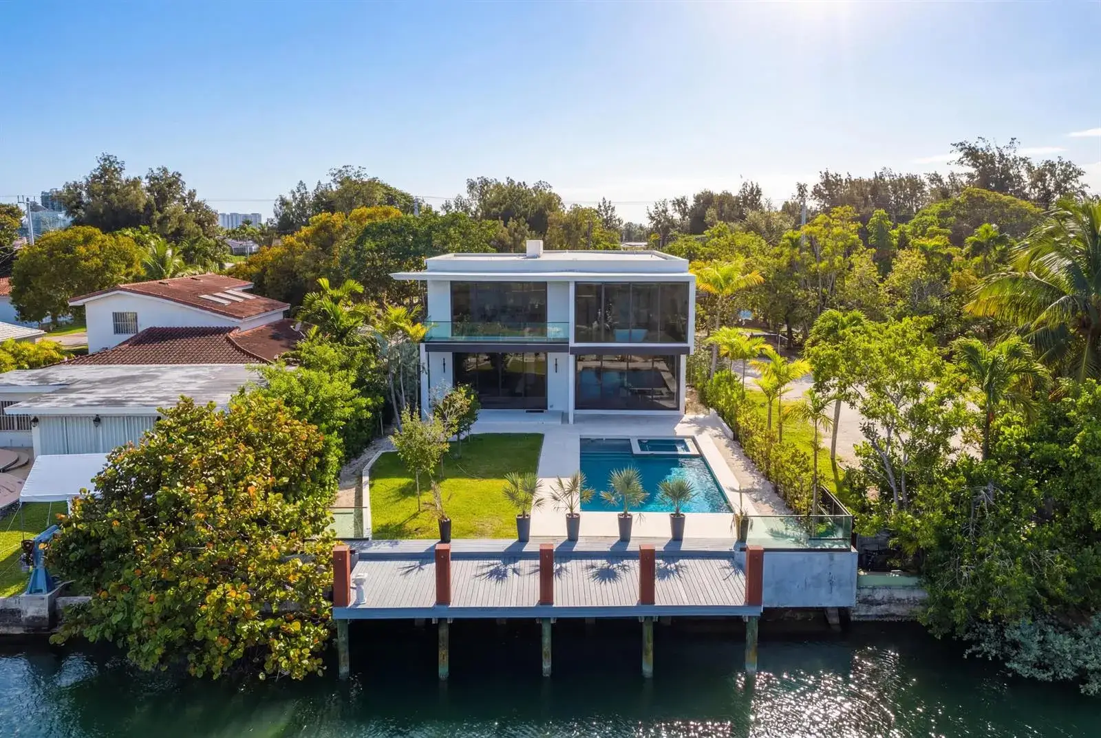 5 bedroom 5 bath Residential for sale at 930 S Shore Drive, Miami Beach FL 33141