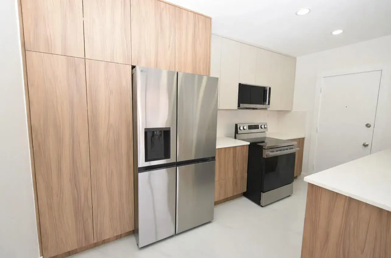 2 bedroom 1 bath Residential Lease for rent at 3550 NW 8th Avenue # 810, Pompano Beach FL 33064