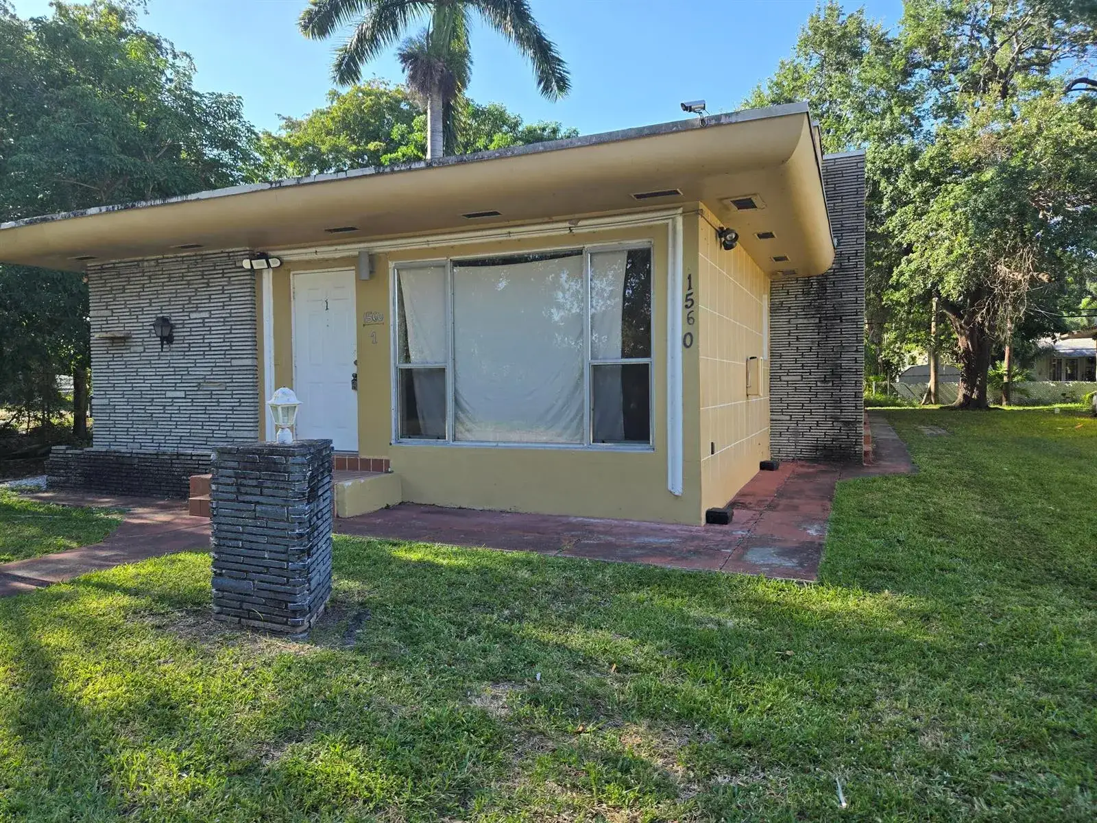1 bedroom 1 bath Residential Lease for rent at 1560 NE 111th Street # 3, Miami FL 33161