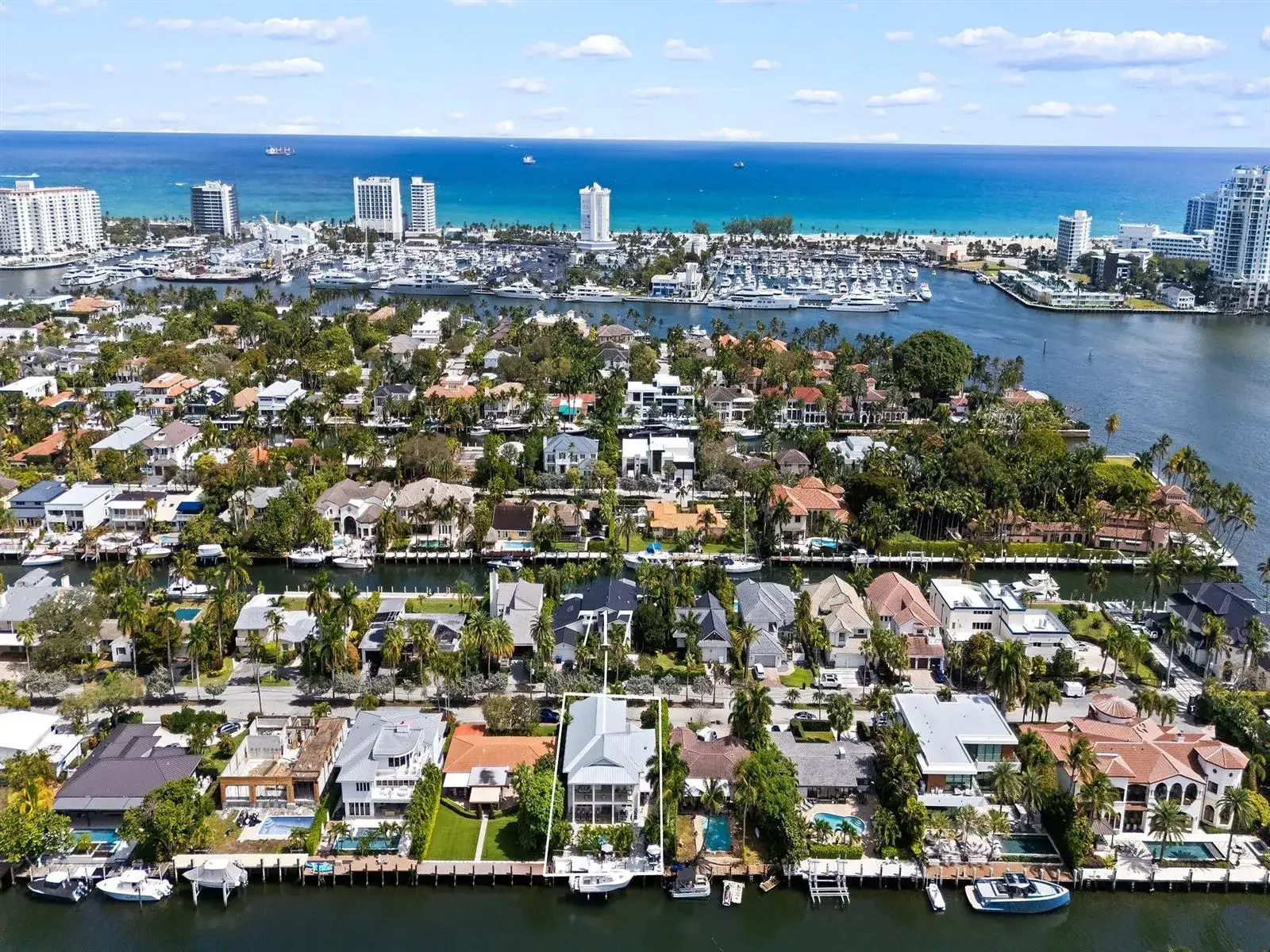 4 bedroom 4 bath Residential for sale at 717 Solar Isle Drive, Fort Lauderdale FL 33301