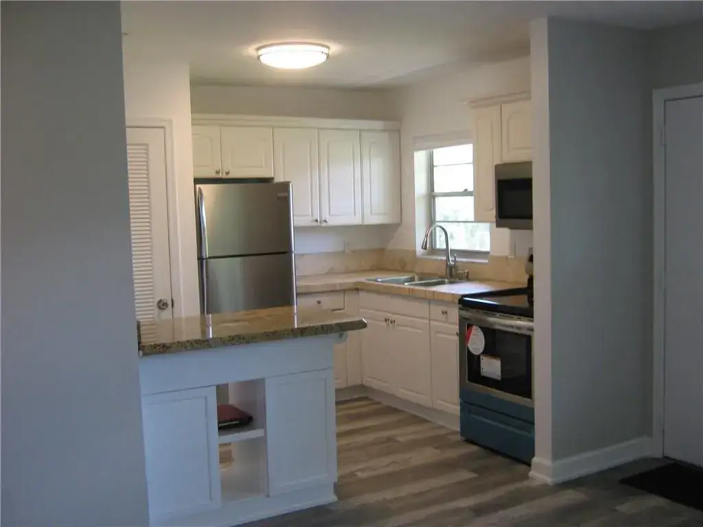 2 bedroom 1 bath Residential Lease for rent at 5162 NE 6th Avenue # 317, Oakland Park FL 33334