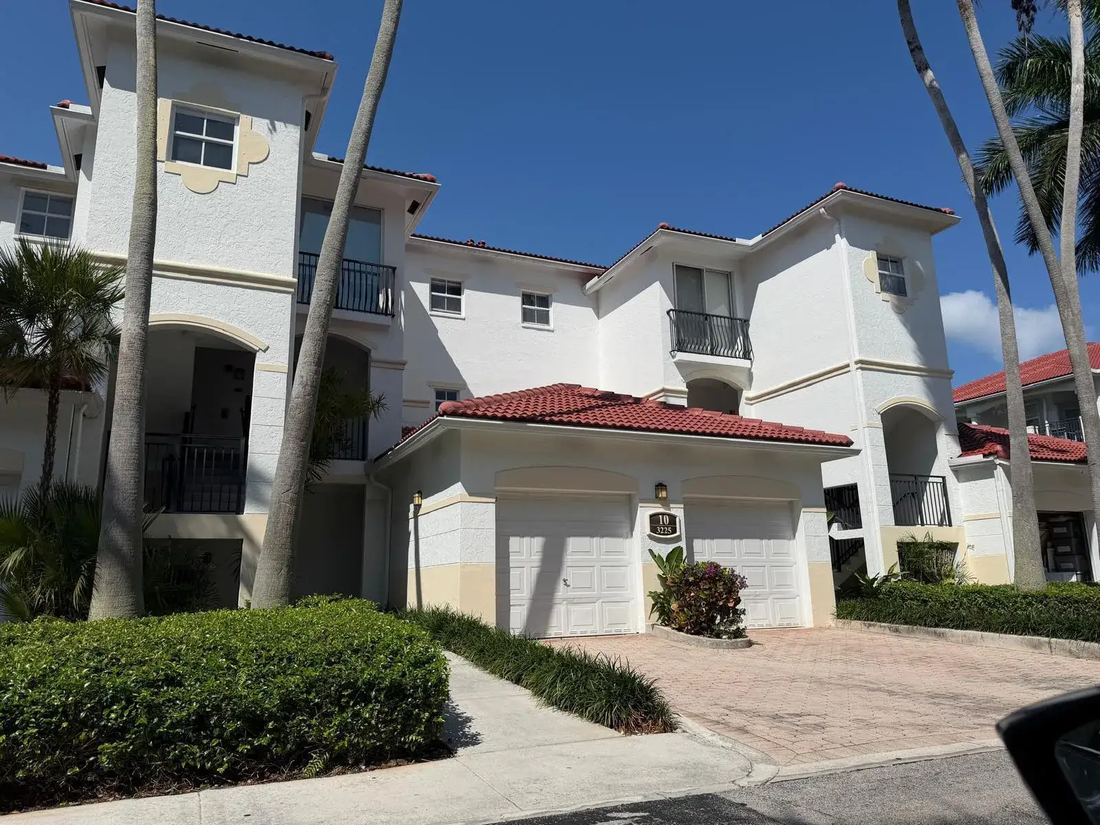 2 bedroom 2 bath Residential for sale at 3225 NE 184th Street # 10303, Aventura FL 33160