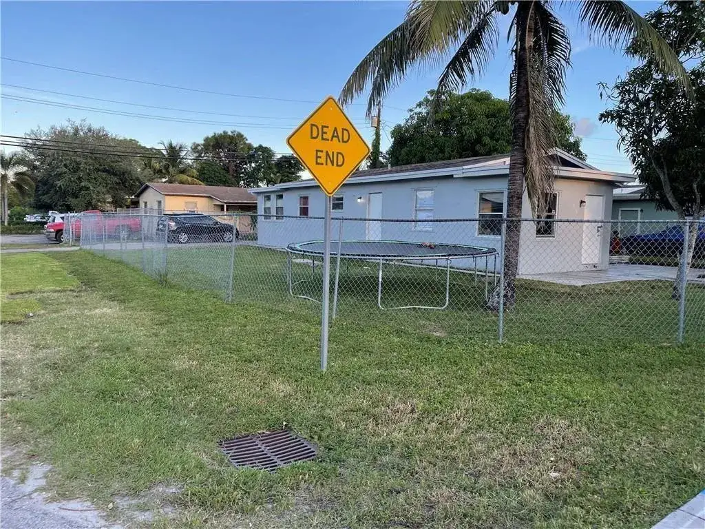 3 bedroom 1 bath Residential Lease for rent at 918 NW 24th Avenue, Fort Lauderdale FL 33311