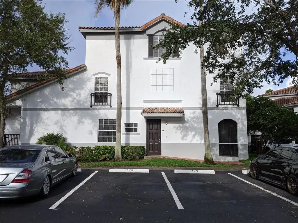 2 bedroom 2 bath Residential Lease for rent at 761 SW 148th Avenue # 915, Davie FL 33325