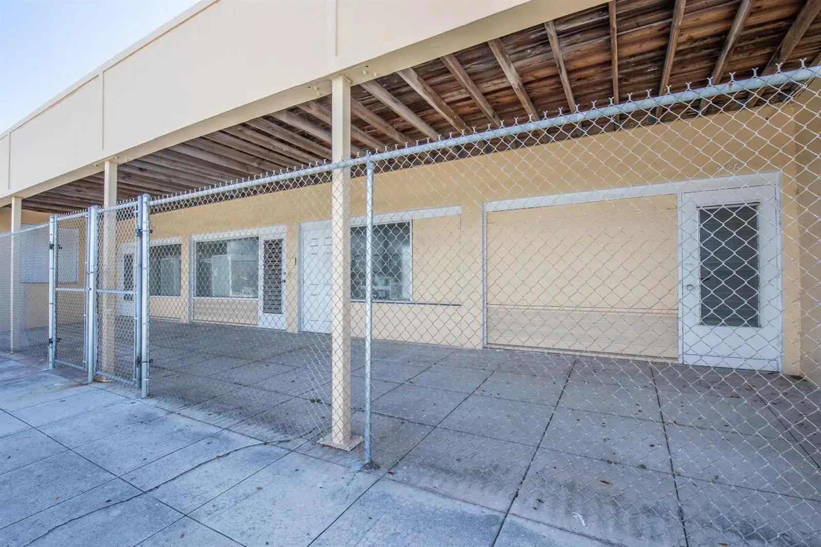 Commercial Sale for sale at 922 S Dixie Highway, FL 33460