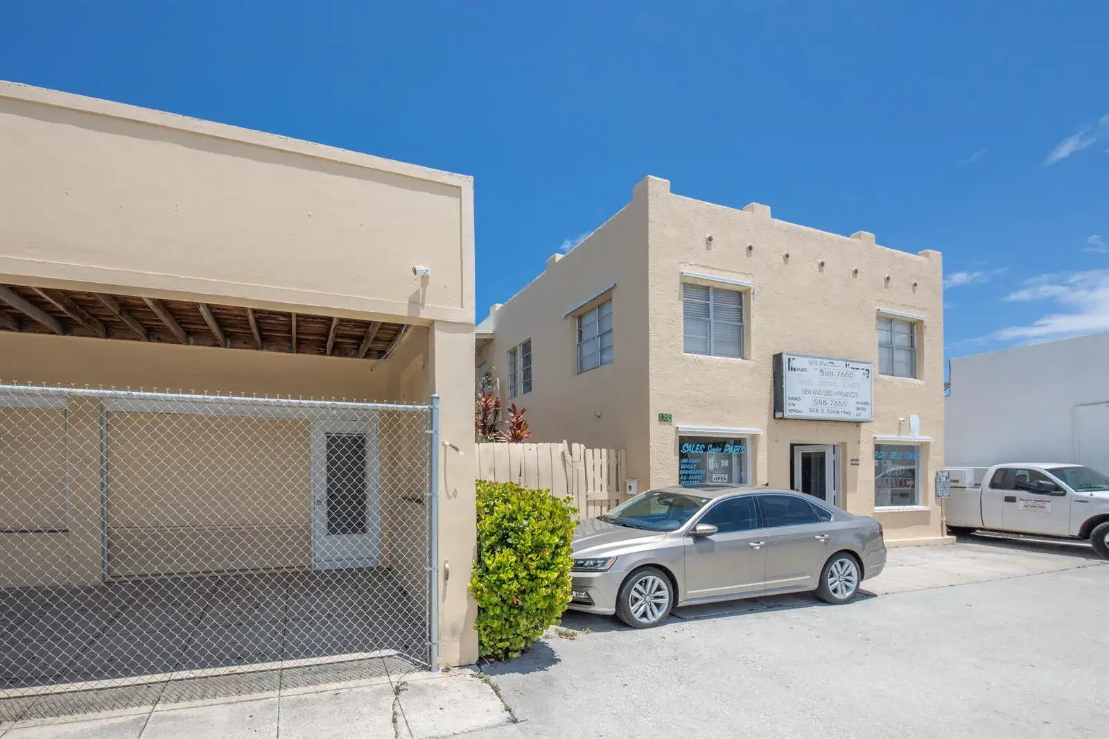 Commercial Sale for sale at 922/928 S Dixie Highway, FL 33460