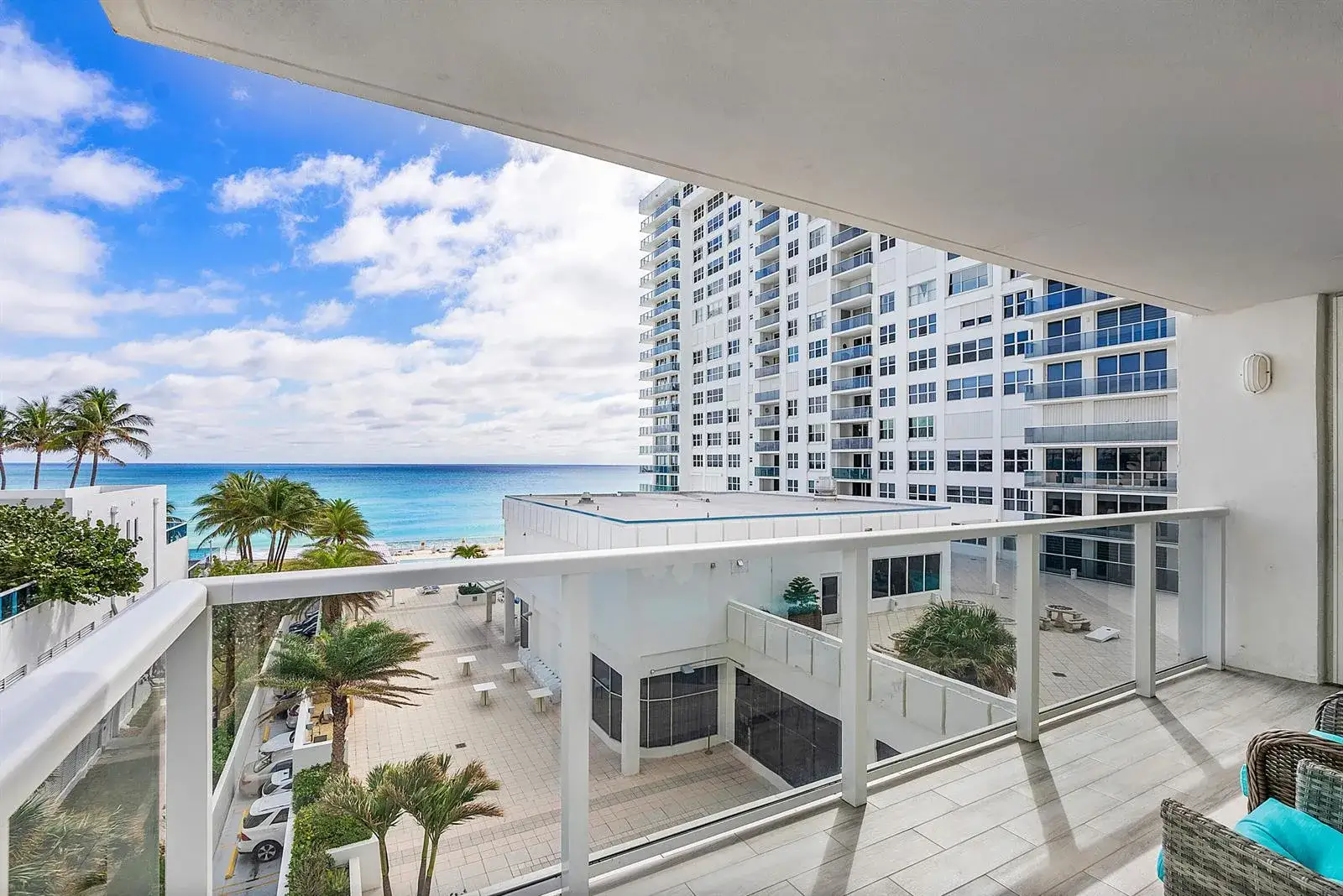 2 bedroom 2 bath Residential for sale at 2751 S Ocean Drive # 504n, Hollywood FL 33019