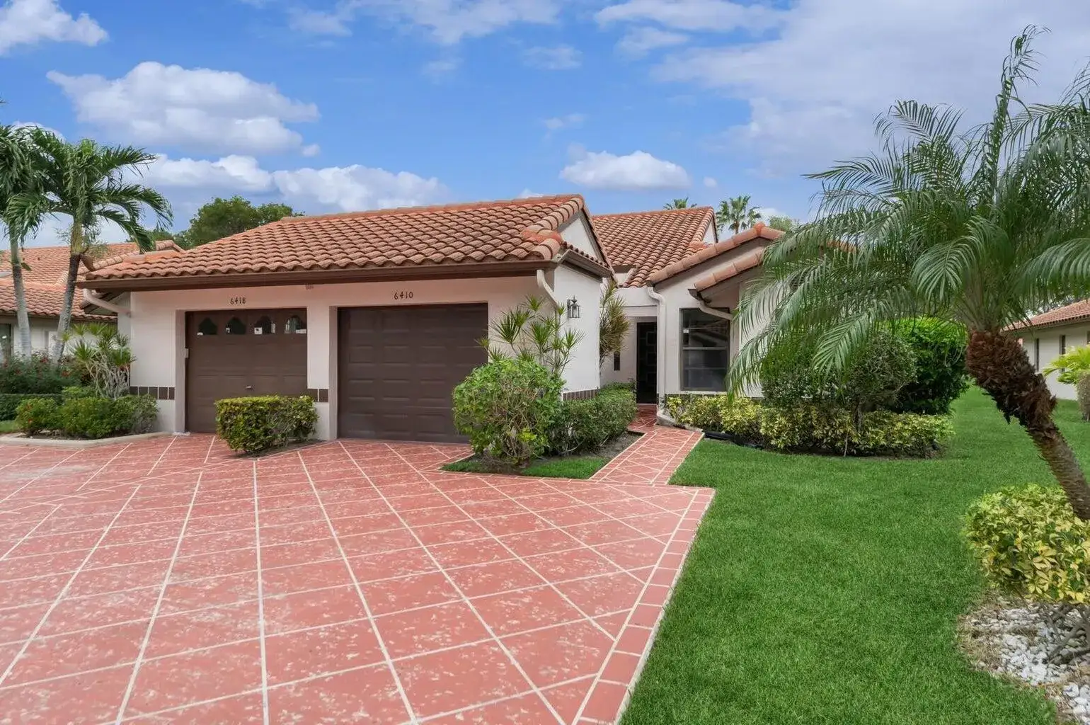 2 bedroom 2 bath Residential for sale at 6410 Royal Manor Circle, Delray Beach FL 33484