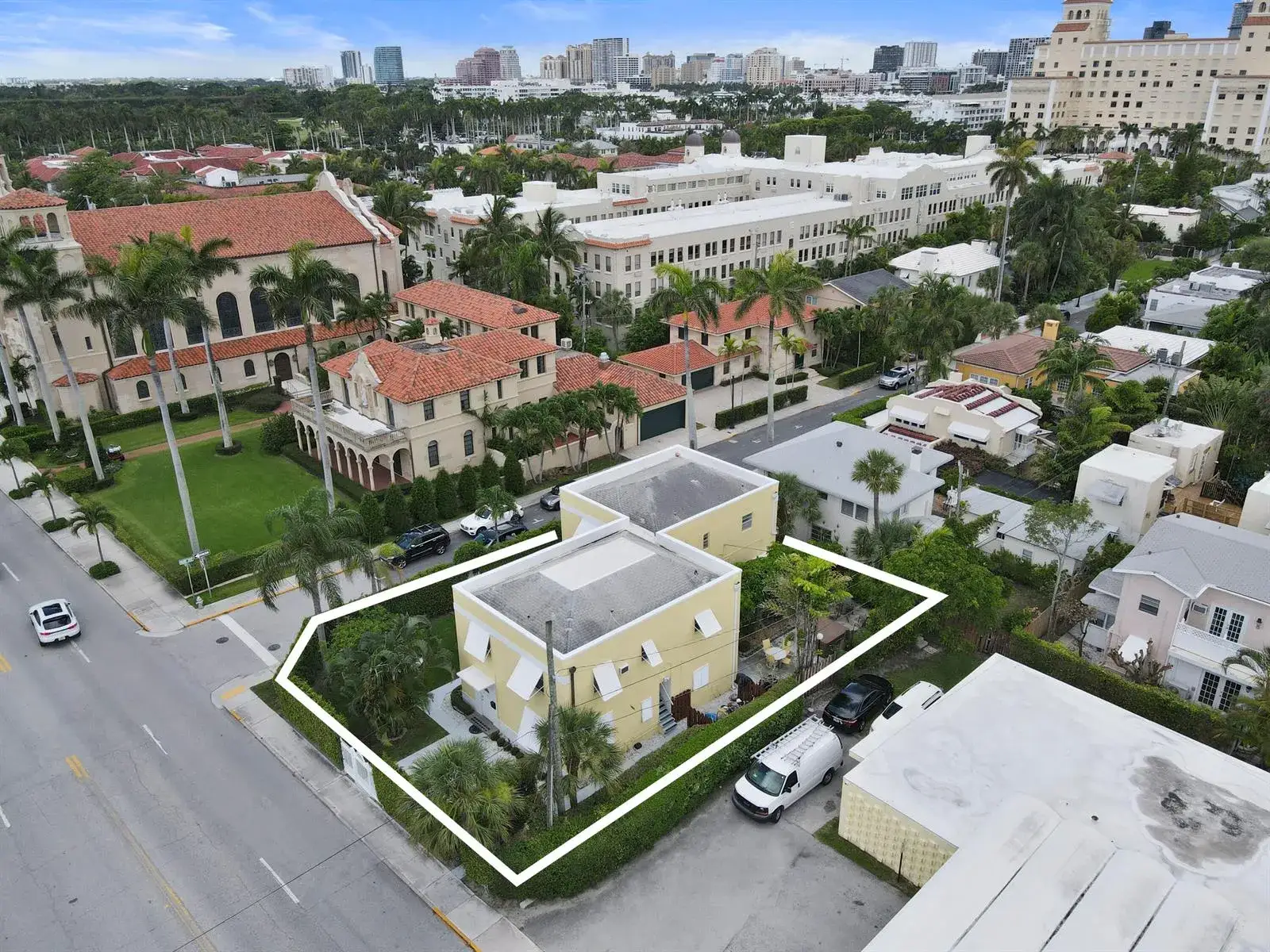 Commercial Sale for sale at 172 N County Road, Palm Beach FL 33480