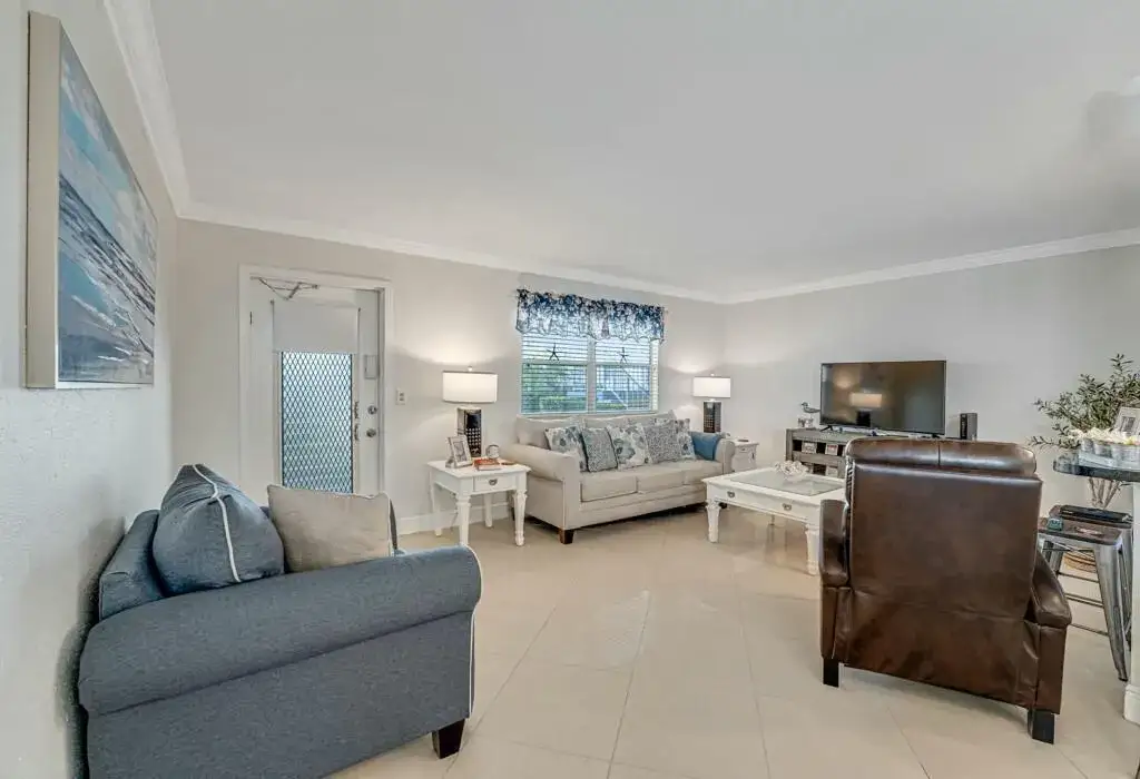 1 bedroom 1 bath Residential for sale at 350 Tuscany G, Delray Beach FL 33446