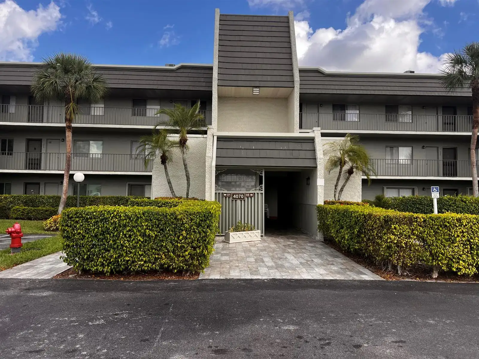 2 bedroom 2 bath Residential for sale at 4070 Tivoli Court # 202, Lake Worth FL 33467