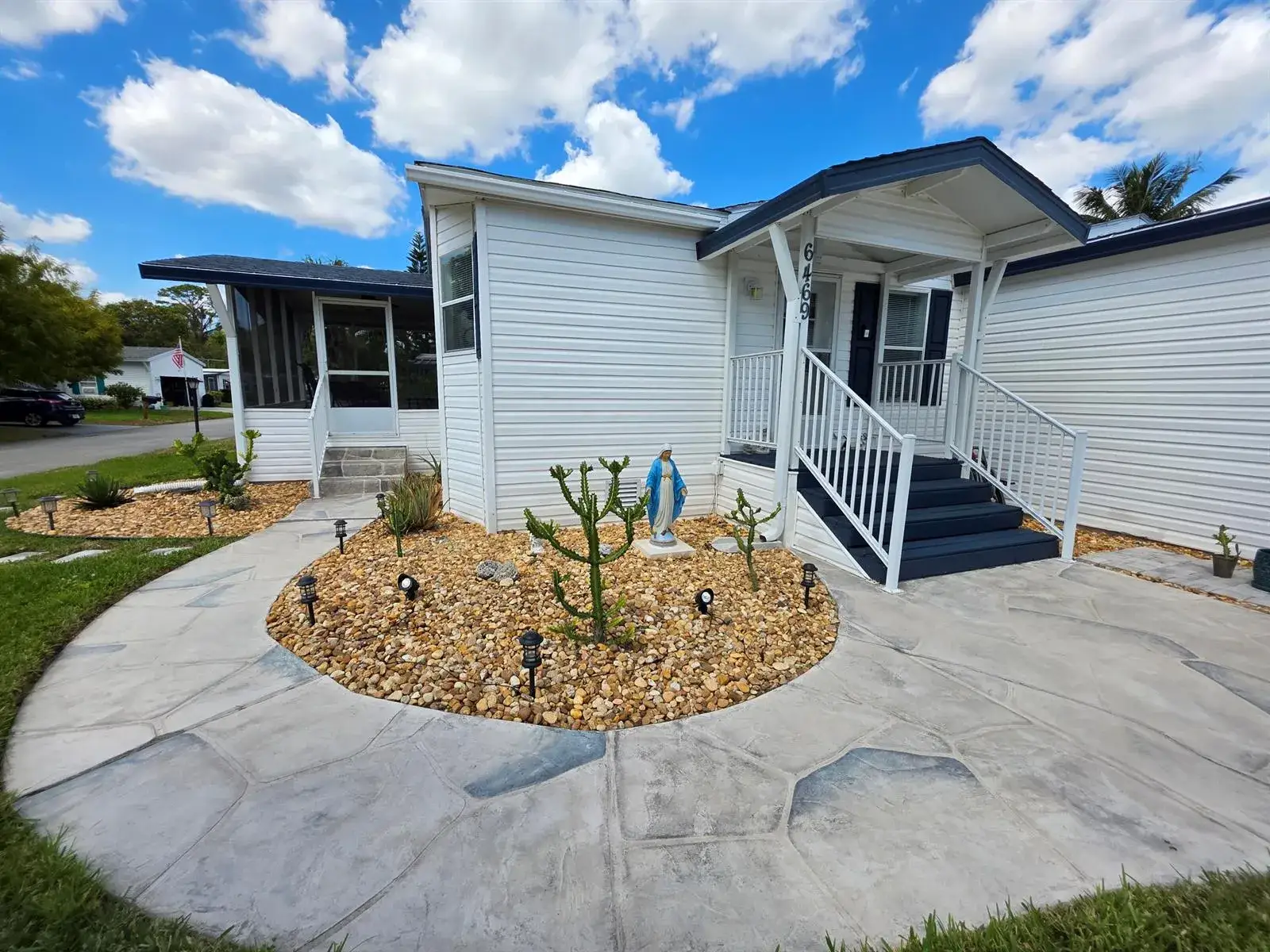 2 bedroom 2 bath Residential for sale at 6469 Cypress Lane, Lantana FL 33462