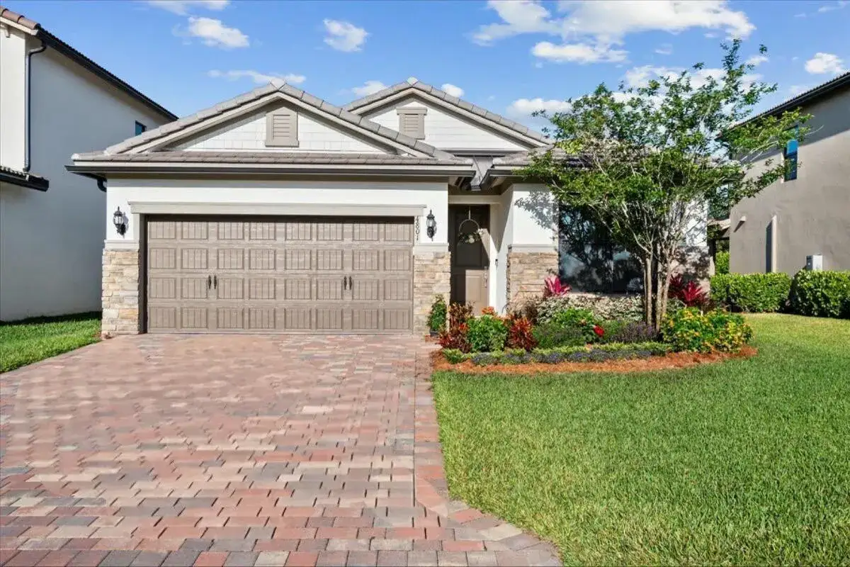 4 bedroom 2 bath Residential for sale at 4801 Chantilly Road, Lake Worth FL 33467
