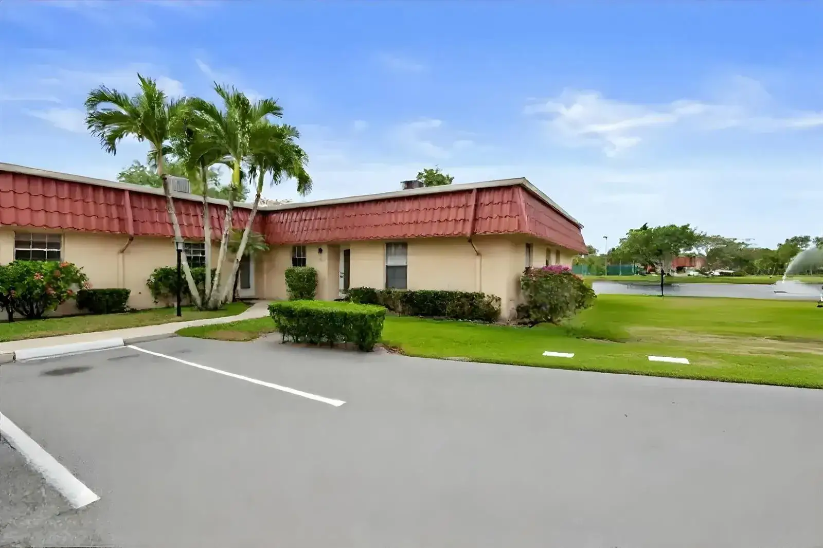 2 bedroom 2 bath Residential for sale at 603 Laconia Circle, Lake Worth FL 33467
