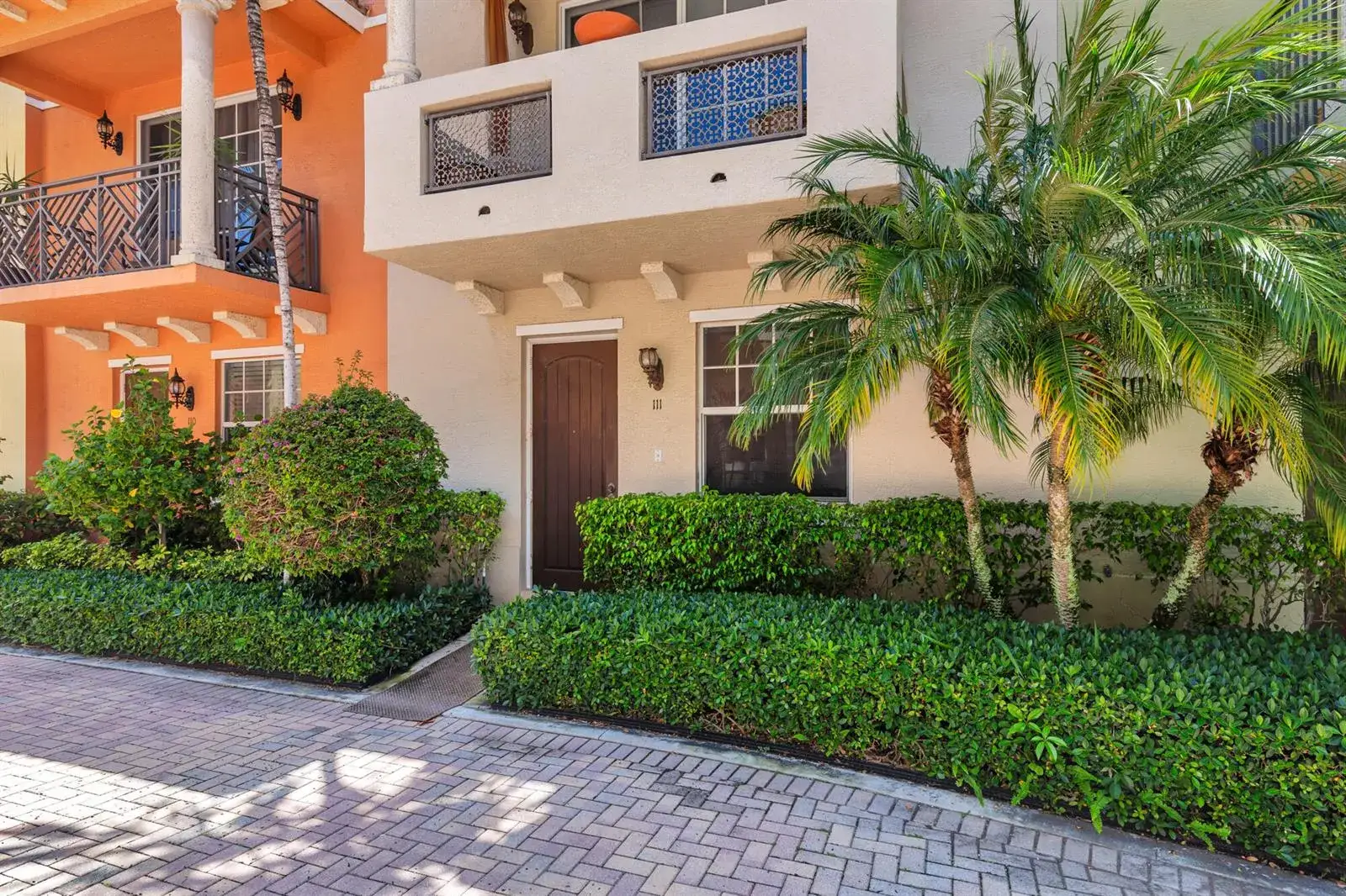 3 bedroom 3 bath Residential for sale at 219 N L Street # 111, FL 33460