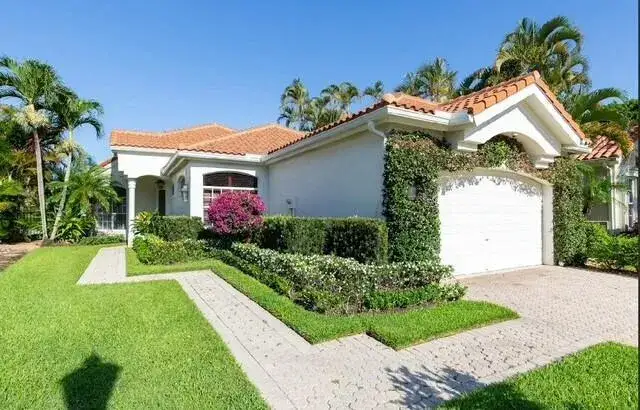 3 bedroom 2 bath Residential for sale at 12624 Mallet Circle, Wellington FL 33414