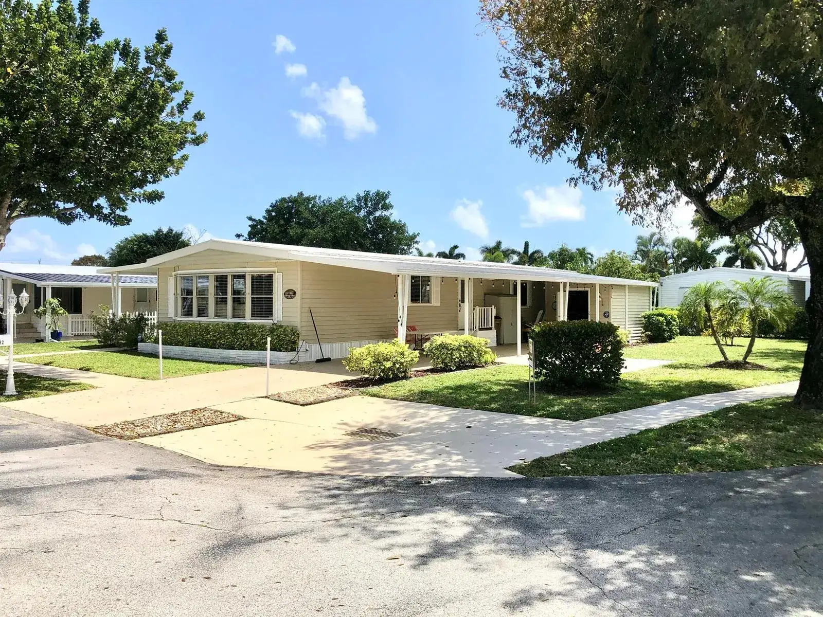 2 bedroom 2 bath Residential for sale at 292 NW 53 Street, Deerfield Beach FL 33064