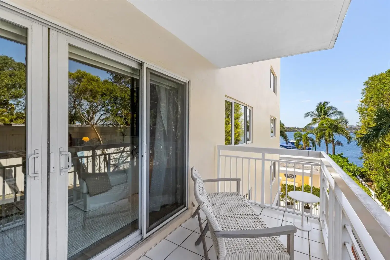 2 bedroom 2 bath Residential for sale at 250 Bradley Place # 307, Palm Beach FL 33480
