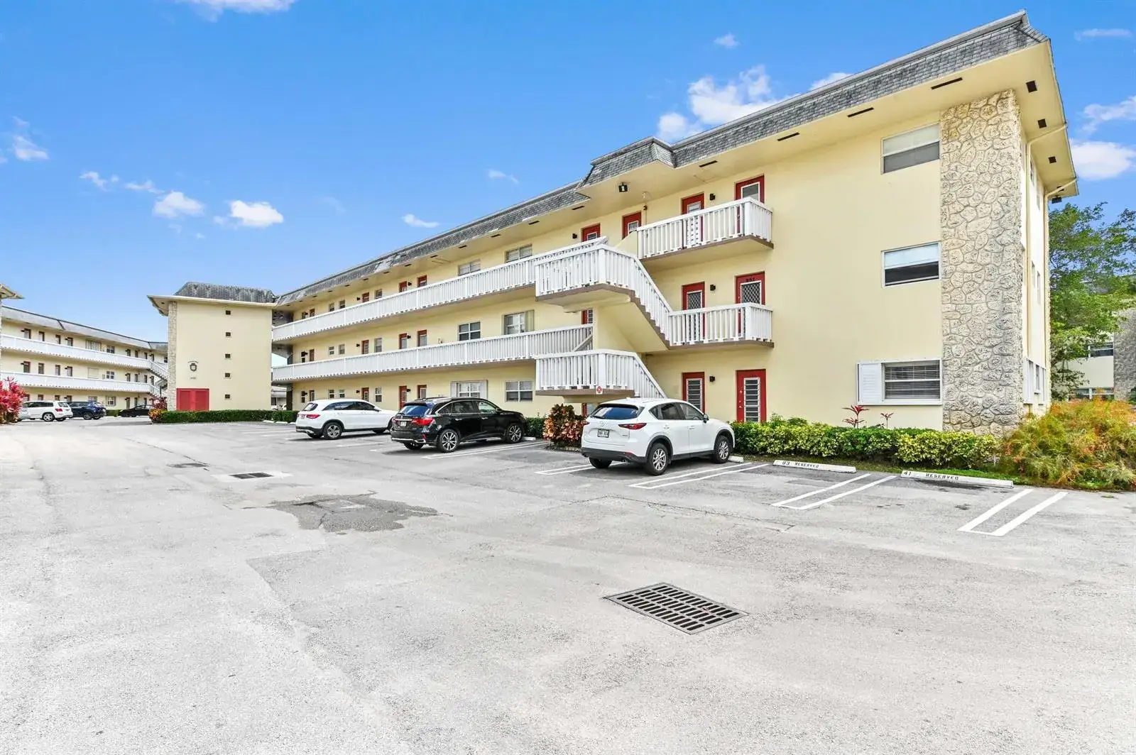 2 bedroom 2 bath Residential for sale at 4321 NW 16th Street # C302, Lauderhill FL 33313