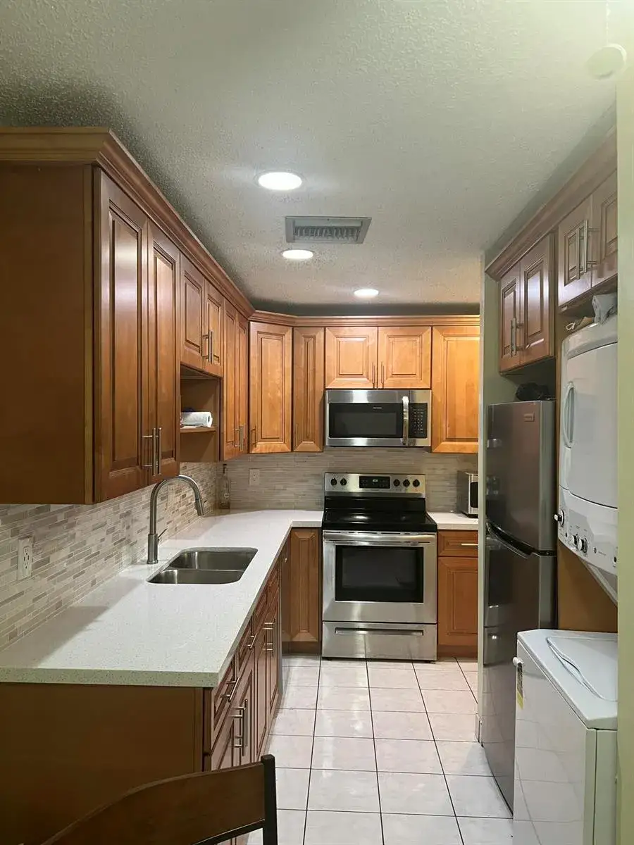 2 bedroom 2 bath Residential for sale at 1835 NW 18th Street # 104, Delray Beach FL 33445