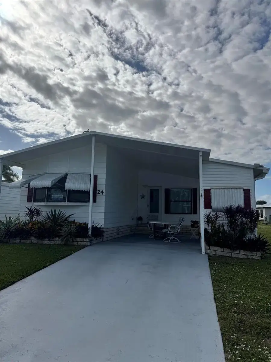 2 bedroom 2 bath Residential for sale at 24 Villa Del Norte, Fort Pierce FL 34951