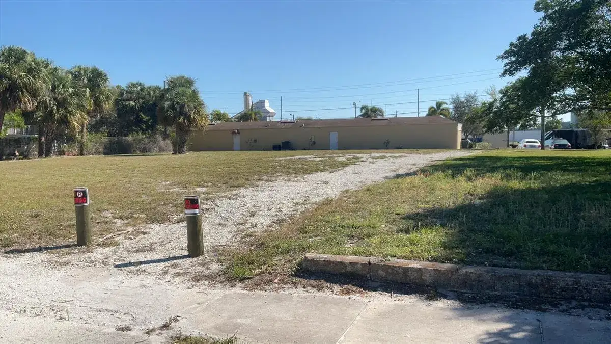 Commercial Land for sale at 534 S 5th Street, Fort Pierce FL 34950
