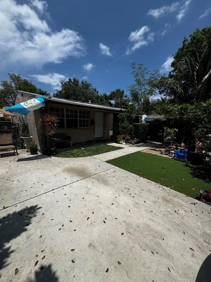 3 bedroom 1 bath Residential for sale at 635 48th Street, West Palm Beach FL 33407