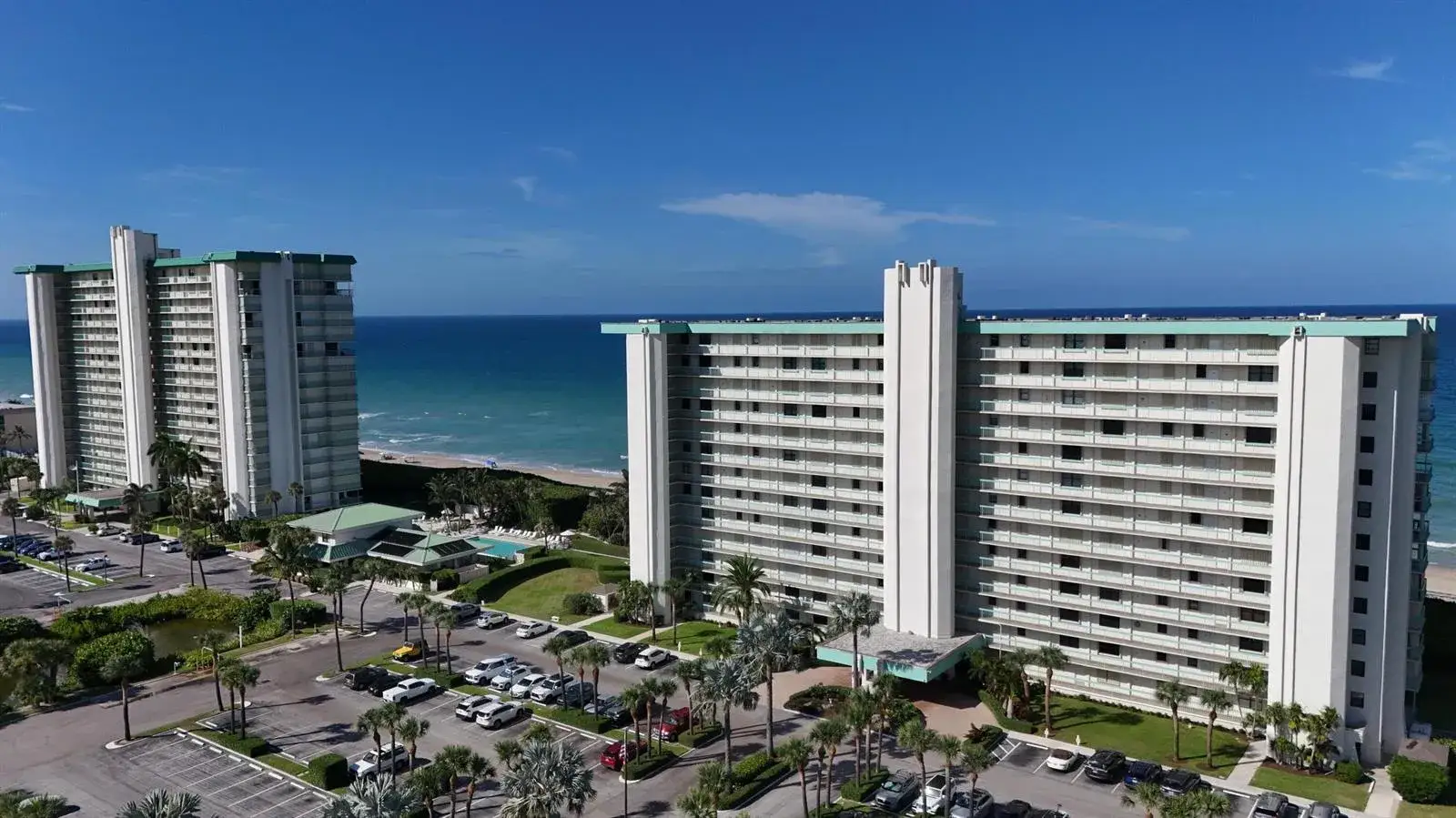 1 bedroom 1 bath Residential for sale at 9940 S Ocean Drive # 1005, Jensen Beach FL 34957