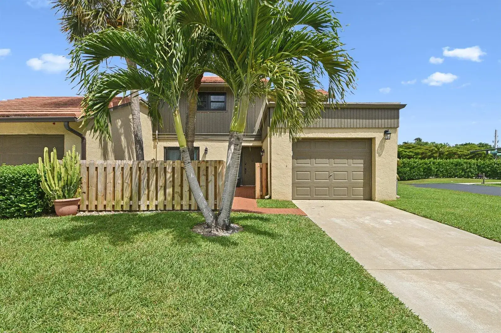 3 bedroom 2 bath Residential for sale at 11063 Oakdale Road, Boynton Beach FL 33437