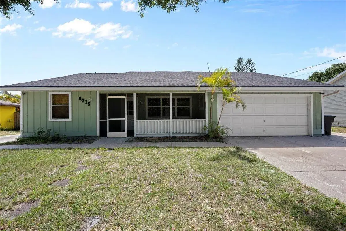 3 bedroom 2 bath Residential for sale at 6015 Raintree Trl, Fort Pierce FL 34982