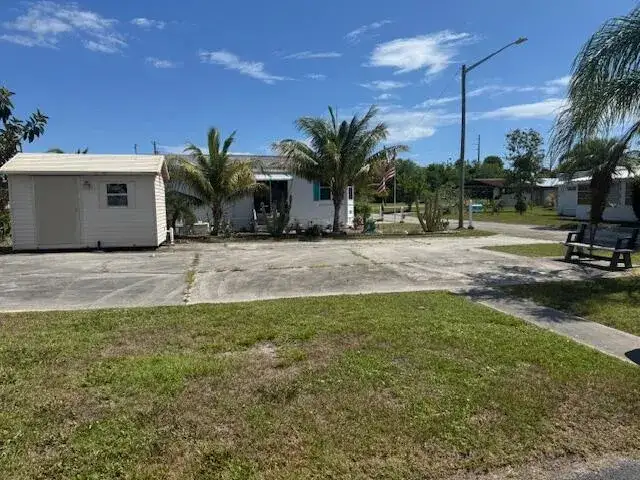2023 St. Lucie Boulevard, Fort Pierce FL 34946