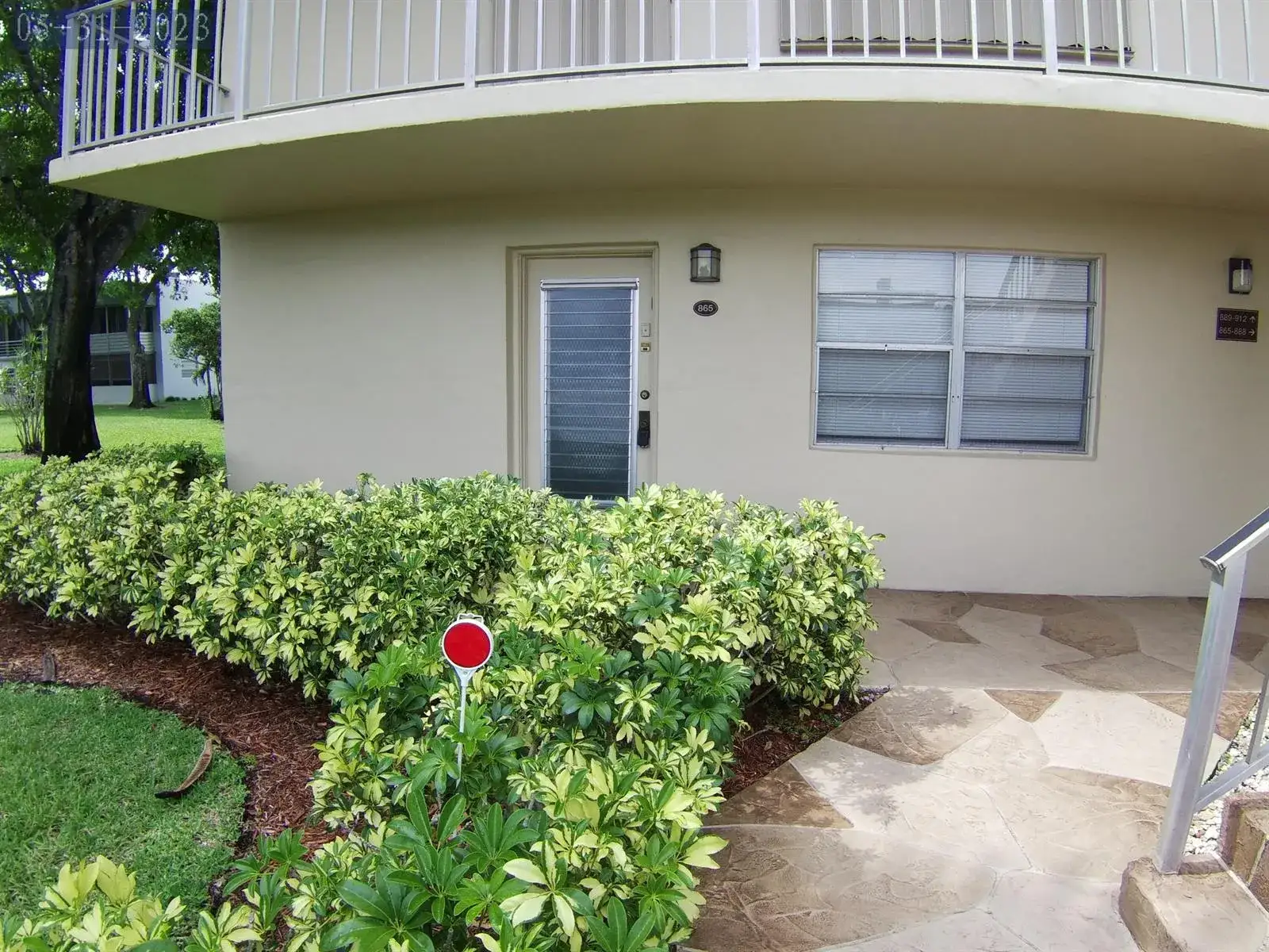 2 bedroom 2 bath Residential for sale at 865 Flanders S, Delray Beach FL 33484