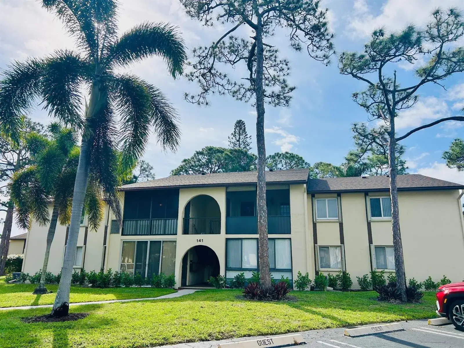 2 bedroom 2 bath Residential for sale at 141 Lake Pine Circle # 2, FL 33463