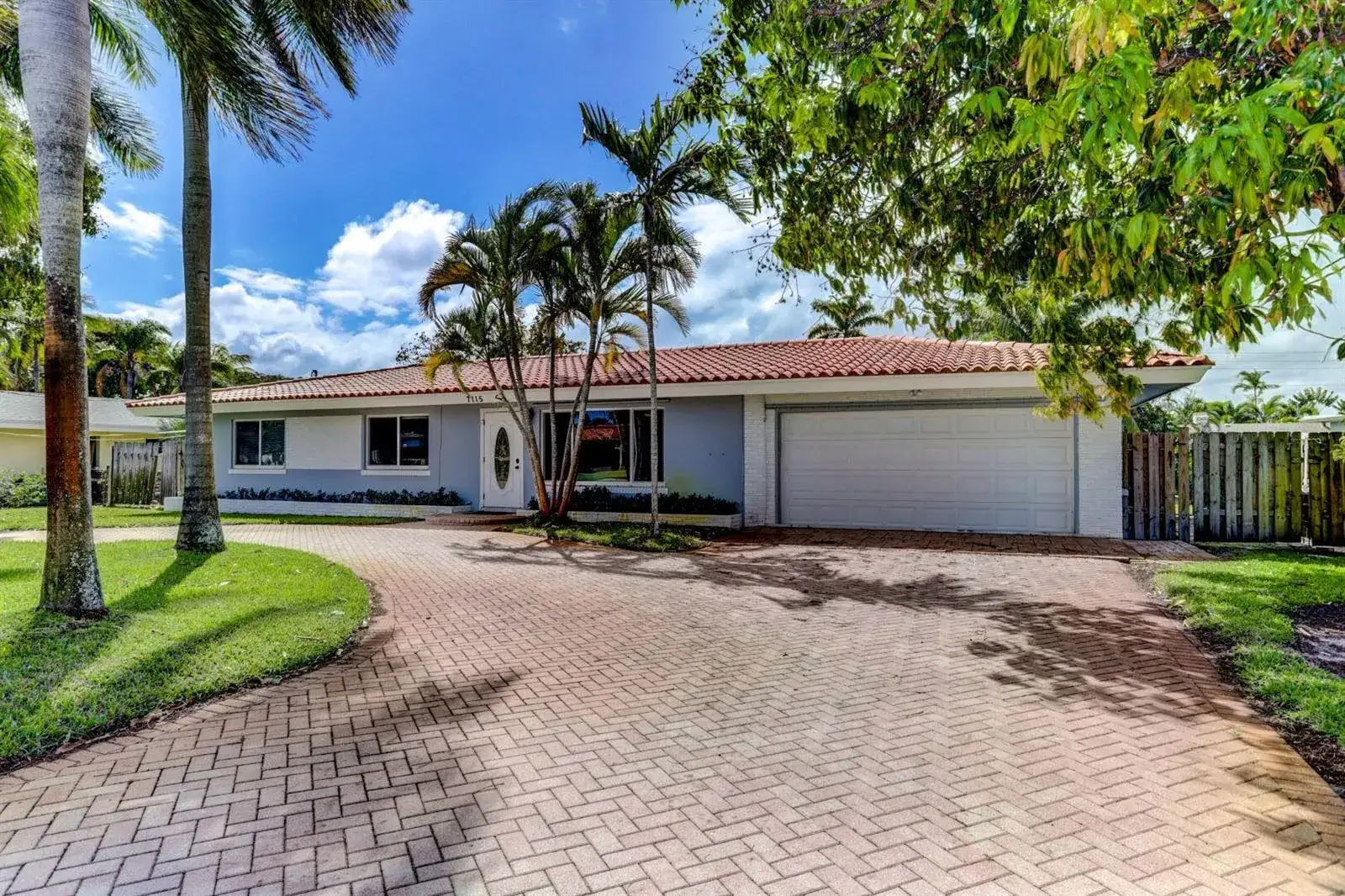 3 bedroom 2 bath Residential Lease for rent at 7115 Venetian Way, West Palm Beach FL 33406