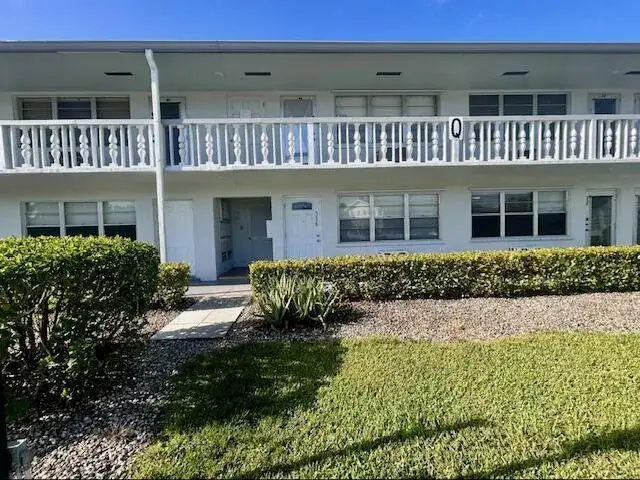 1 bedroom 1 bath Residential for sale at 336 Northampton Q, West Palm Beach FL 33417