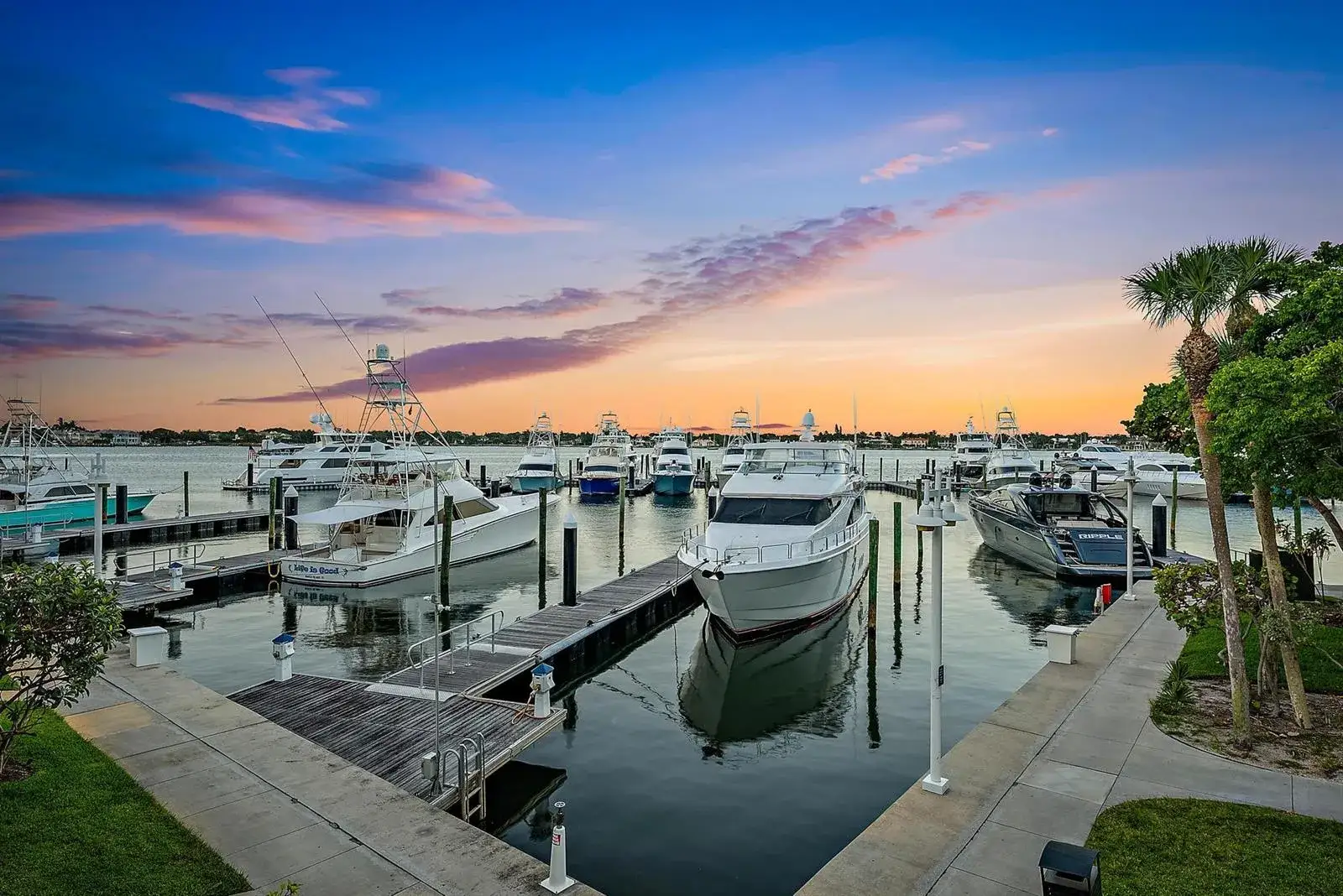 1 bedroom 1 bath Residential for sale at 1200 Marine Way # G11, North Palm Beach FL 33408