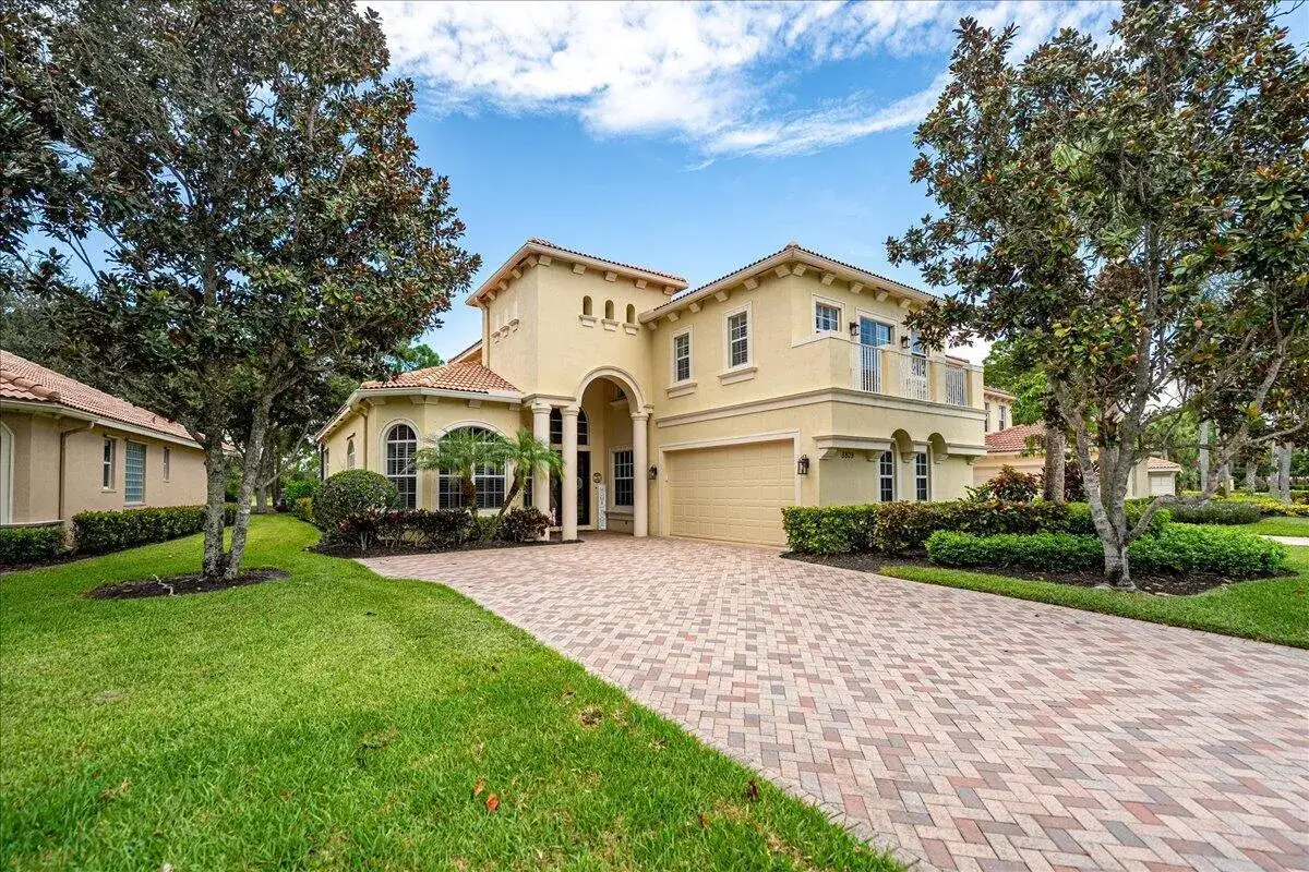 4 bedroom 3 bath Residential for sale at 8809 Champions Way, Port St. Lucie FL 34986