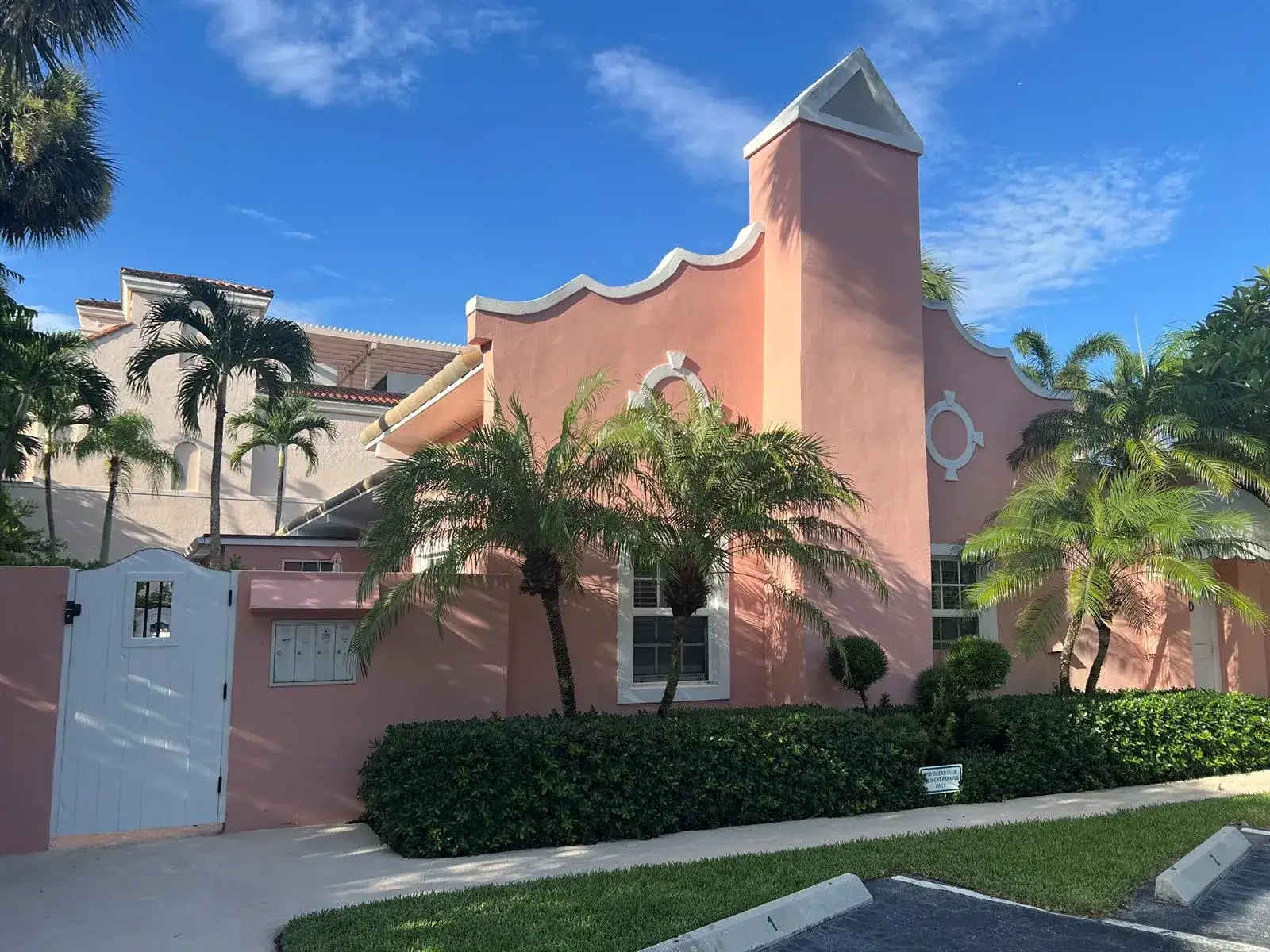 1 bedroom 1 bath Residential Lease for rent at 142 Peruvian Avenue # 101, Palm Beach FL 33480