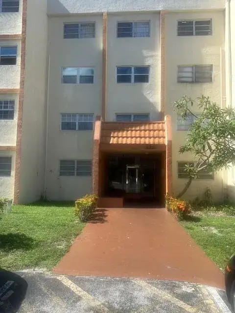 2 bedroom 2 bath Residential for sale at 2251 NW 41st Avenue # 308, Lauderhill FL 33313